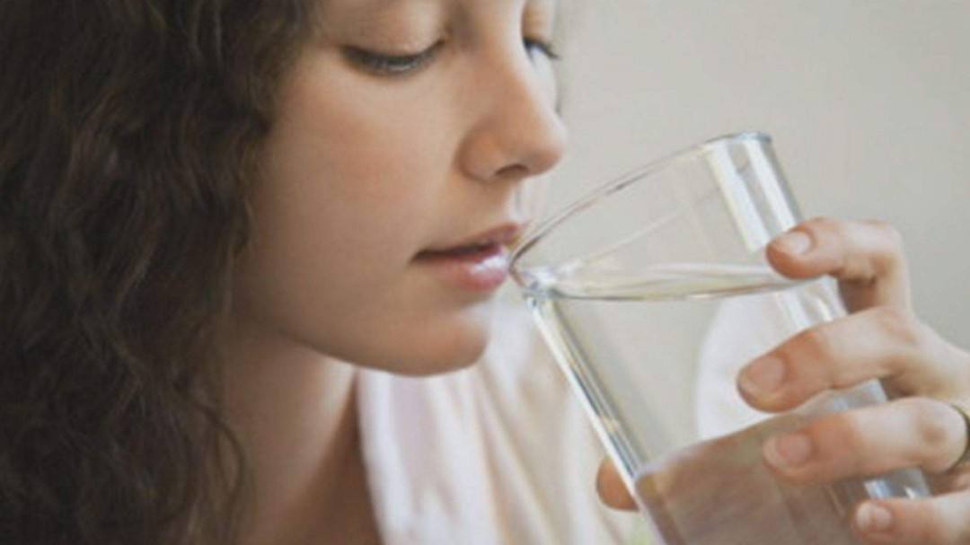 晚上睡覺口干舌燥是什么原因?可能不止是缺水這么簡單哦! 晚上睡覺口干舌燥是什么原因?可能不止是缺水這么簡單哦!