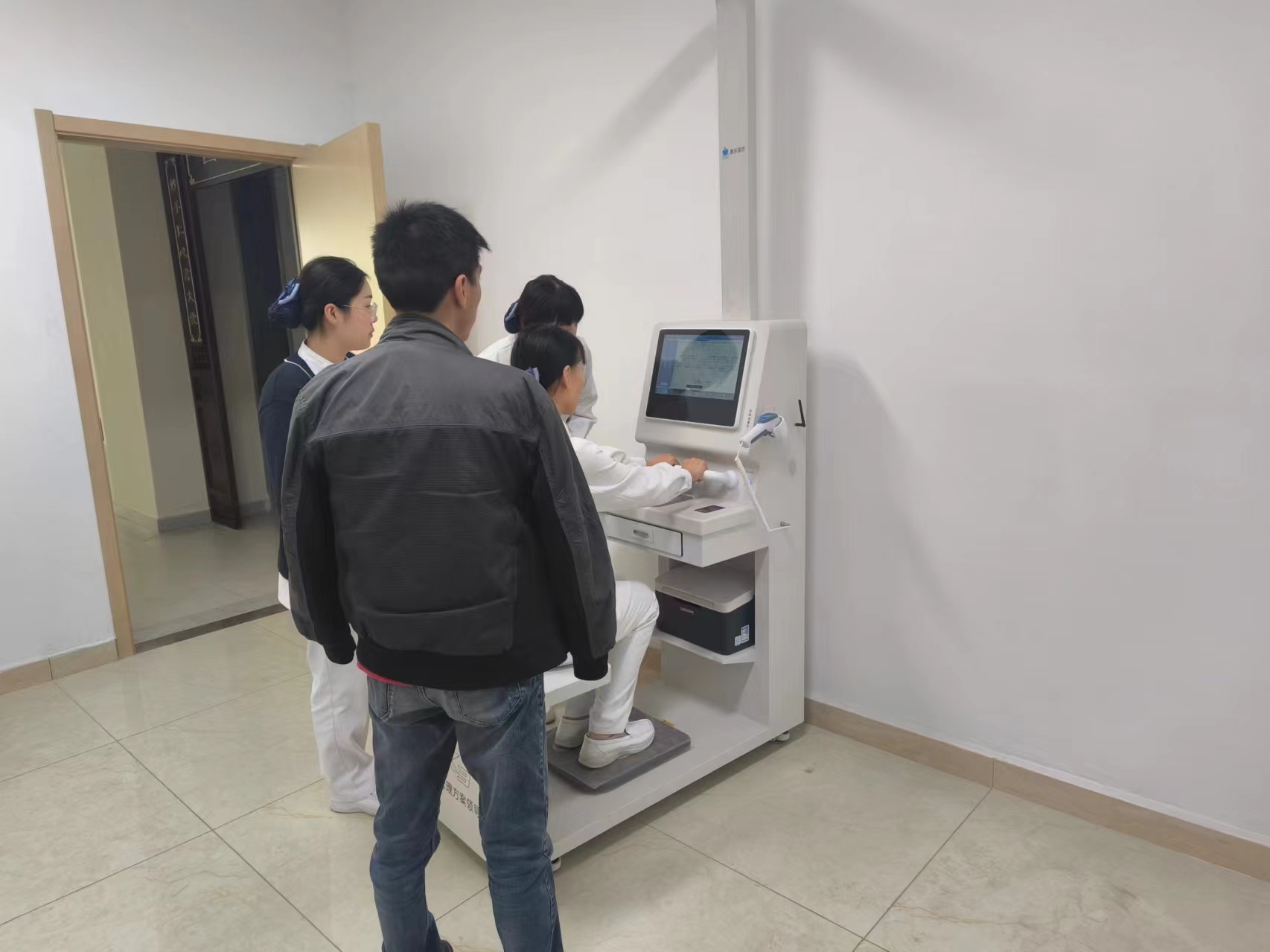 智能健康管理新趨勢：解碼健康小屋一體機(jī)的核心價值與應(yīng)用場景